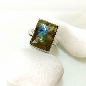 Labradorite ring size 8.5 in Sterling Silver 🆕
